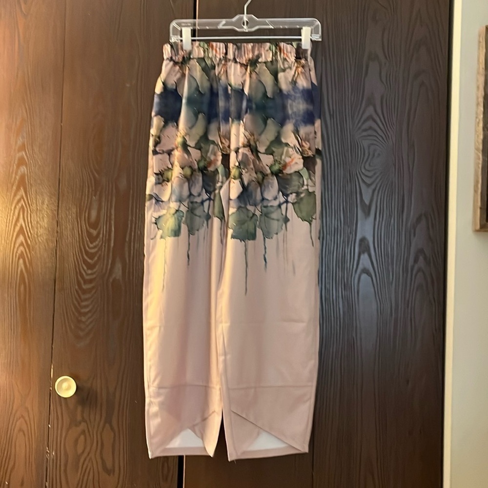 Misslook tan with floral pattern lounging pants. Size Small NWOT